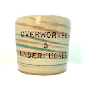 OVERWORKED - mugg - SWIRL mint hallon